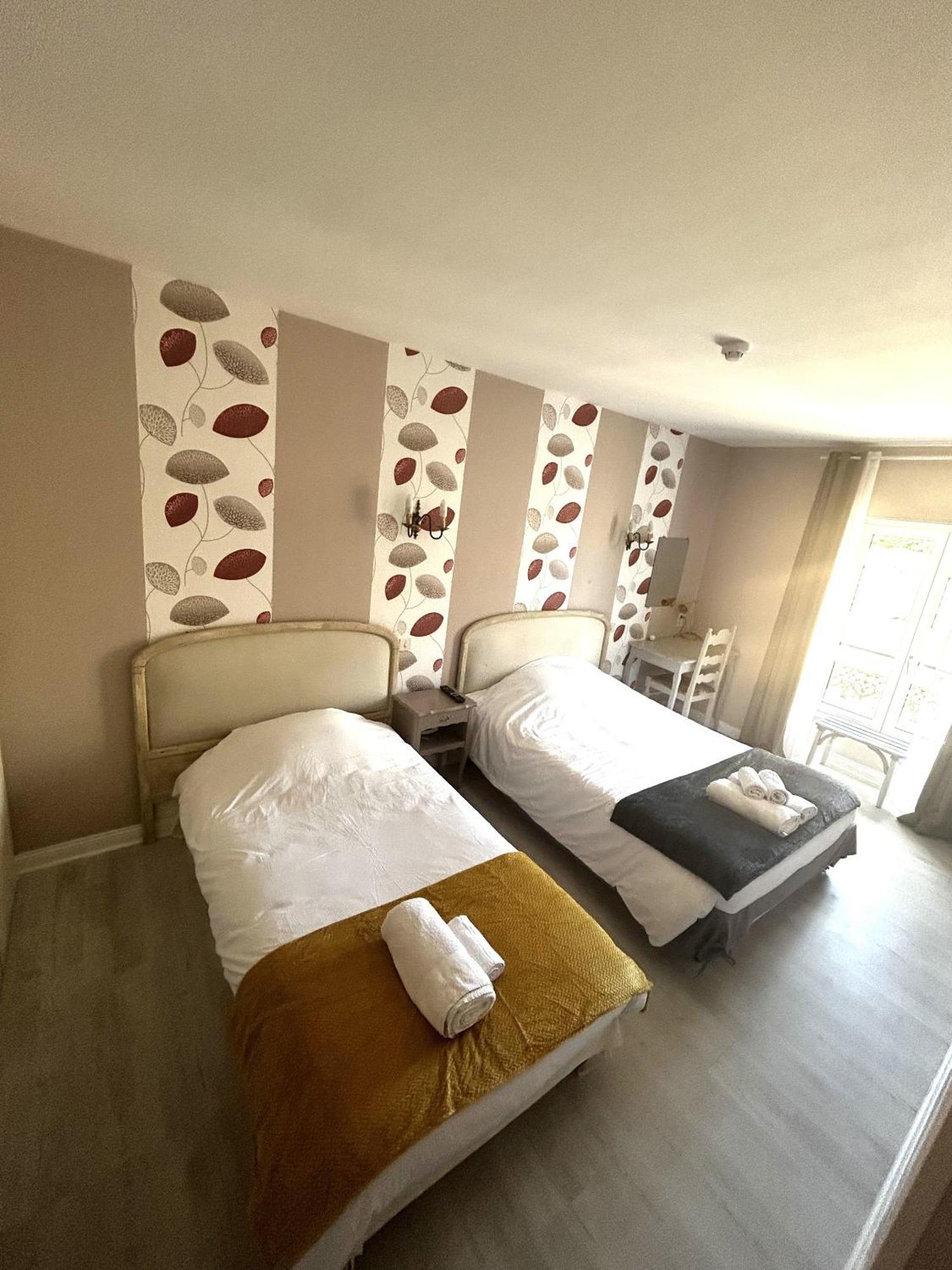 Hotel Central Chaunay Room photo