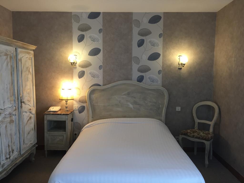Hotel Central Chaunay Room photo