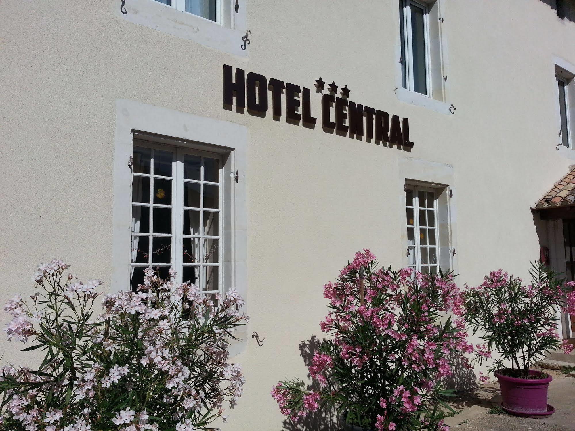 Hotel Central Chaunay Exterior photo